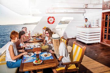 Hurghada: Elite VIP Cruise with Seafood and BBQ Buffet Lunch